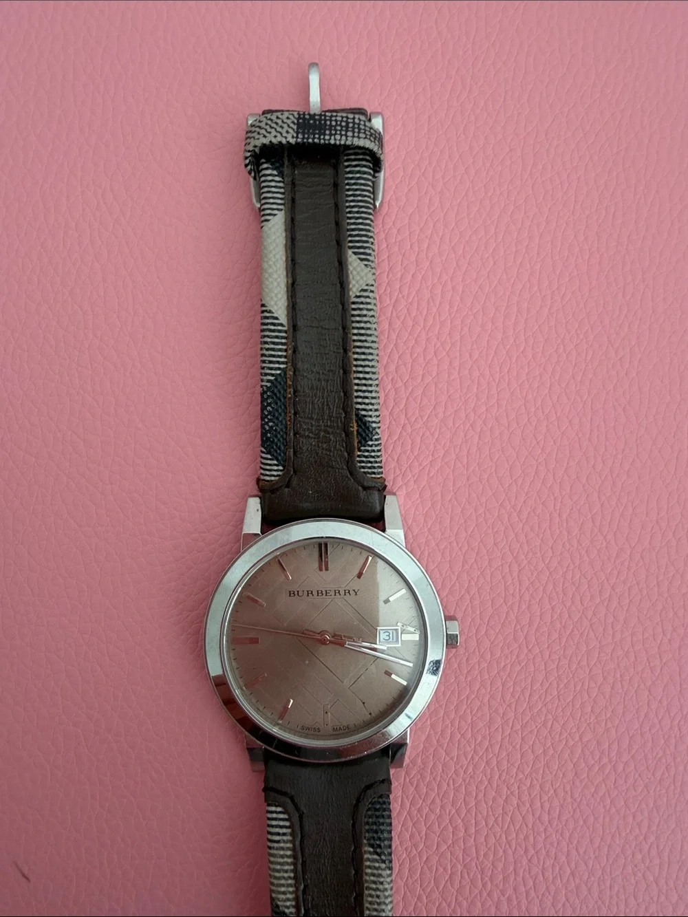 Burberry elegant men